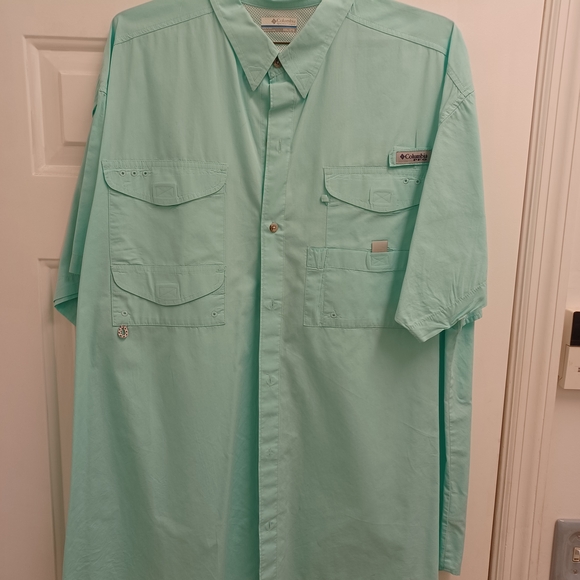 Stylish Aqua COLUMBIA Casual Button Down Shirt - Picture 1 of 7